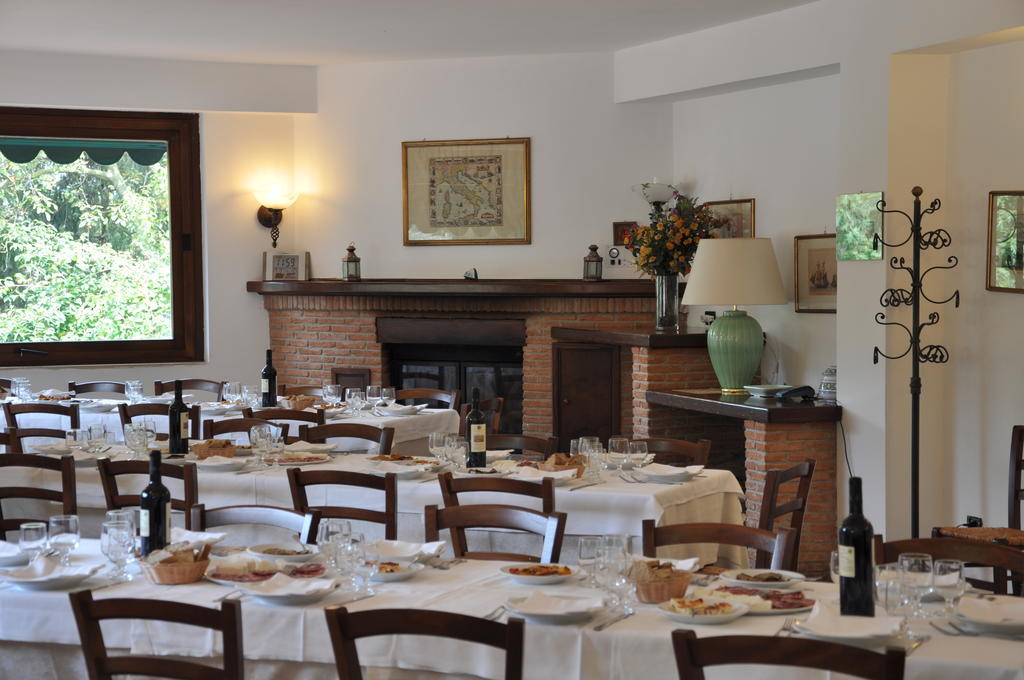 Agriturismo Ricciardelli Villa Contrada  Eksteriør billede
